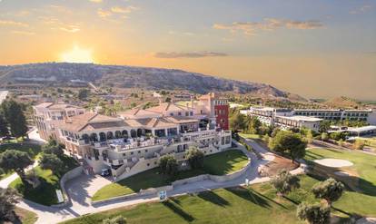 FOTO Hajdukov resort upola je jeftiniji od Dinamova, evo što nudi: Sunce, golf i uživancija...