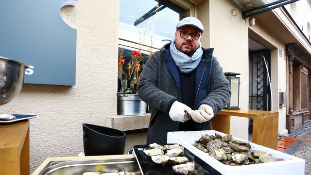 Stonske kamenice na Adventu u Zagrebu oduševile su turiste