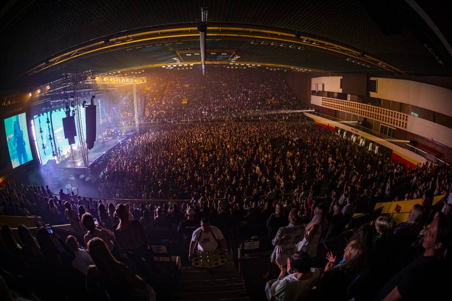 FOTO Severina napunila Gripe: Na velikom koncertu punom emocija uživala u svom Splitu