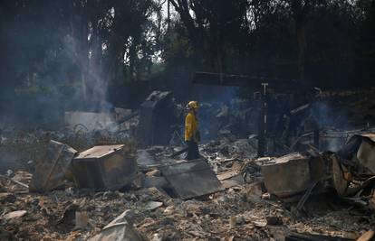 Vatra proždire Kaliforniju: Broj mrtvih ljudi porastao je na 23