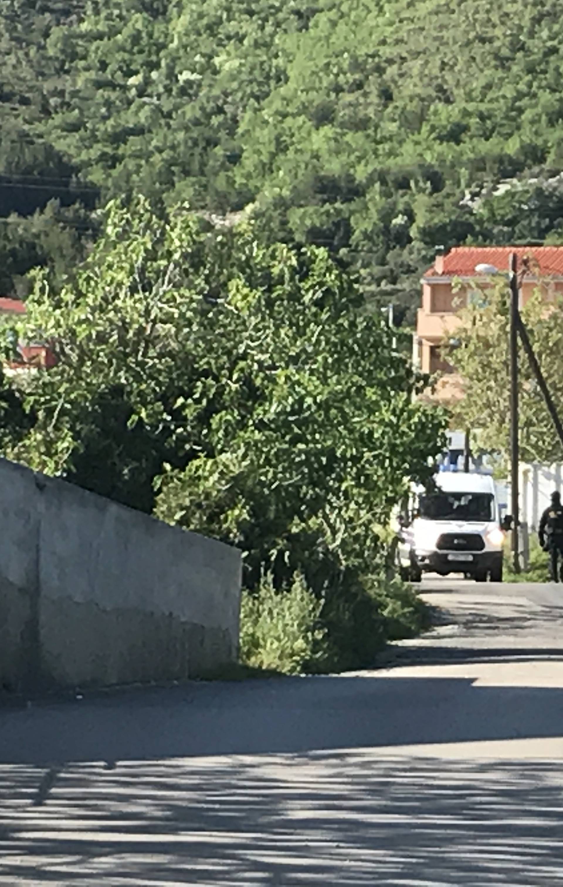 Predao se policiji: Muškarac je pucao u kući u Kaštel Sućurcu