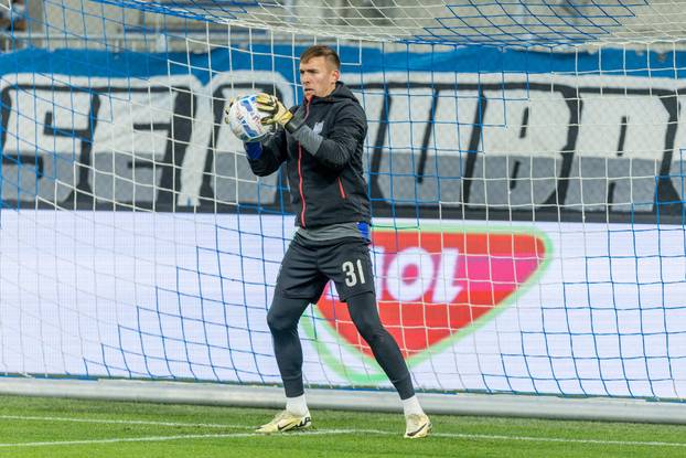 Osijek: Zagrijavanje uo&ccaron;i utakmice 16. kola SuperSport HNL-a izme&dstrok;u Osijeka i Lokomotive