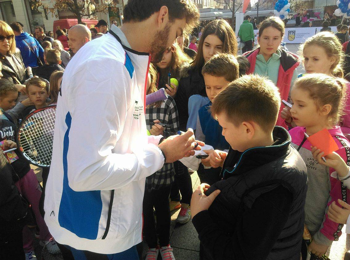 Kids' Day na Cvjetnom trgu: I časne sestre zaigrale su tenis