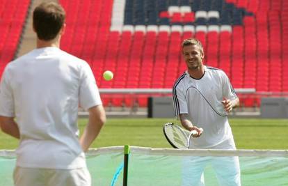 D. Beckham igrajući tenis se bori protiv malarije...