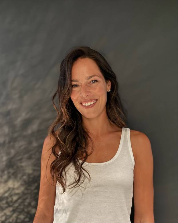 FOTO Ana Ivanović blista nakon razvoda sa Schweinijem. Pljušte komentari na fotke s plaže