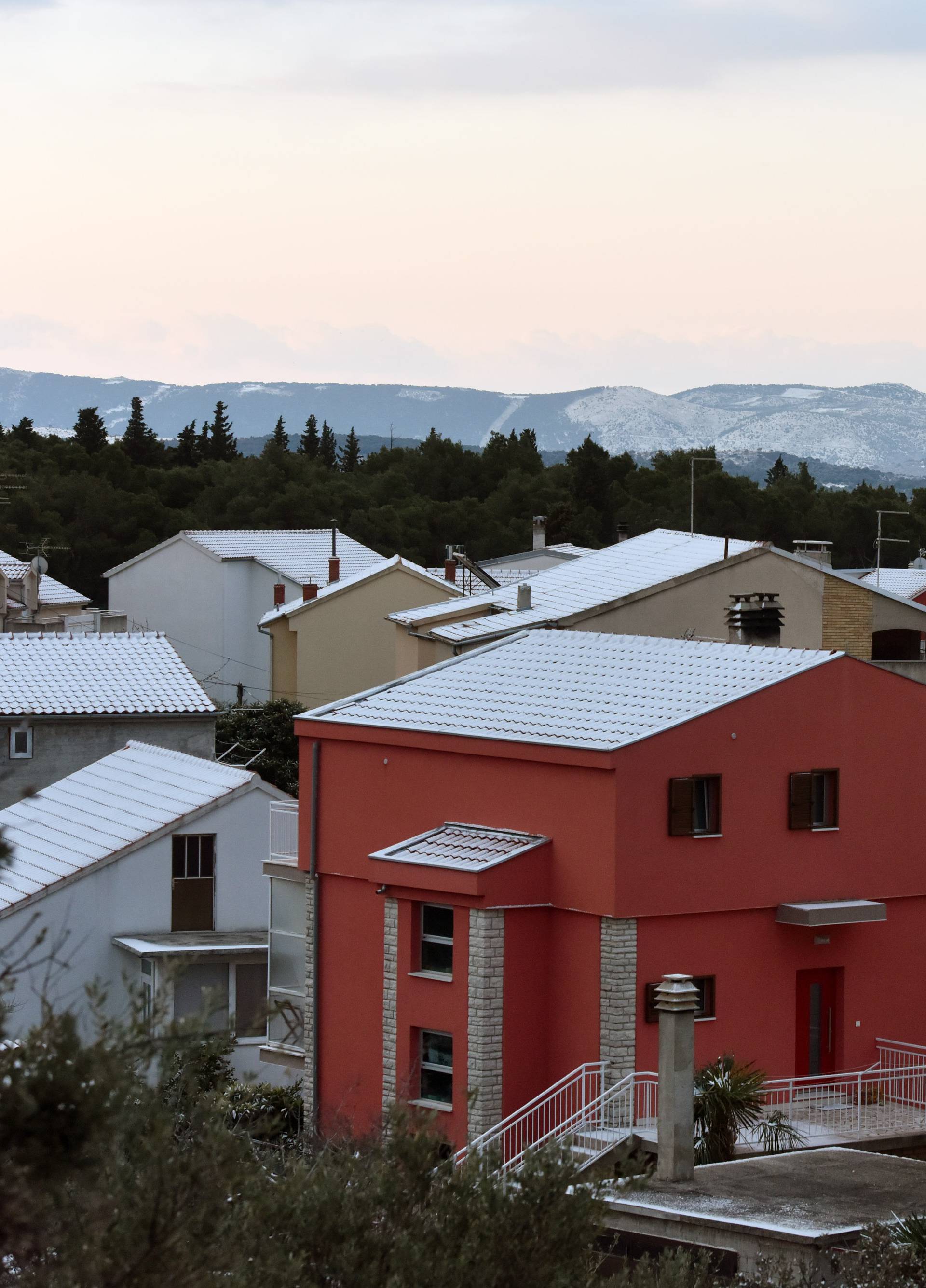 Što je ovo? Pa gdje je proljeće? Hrvatska skoro sva u bijelom...