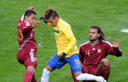 Roberto Carlos (38) nagovara Neymara da dođe u Mahačkalu