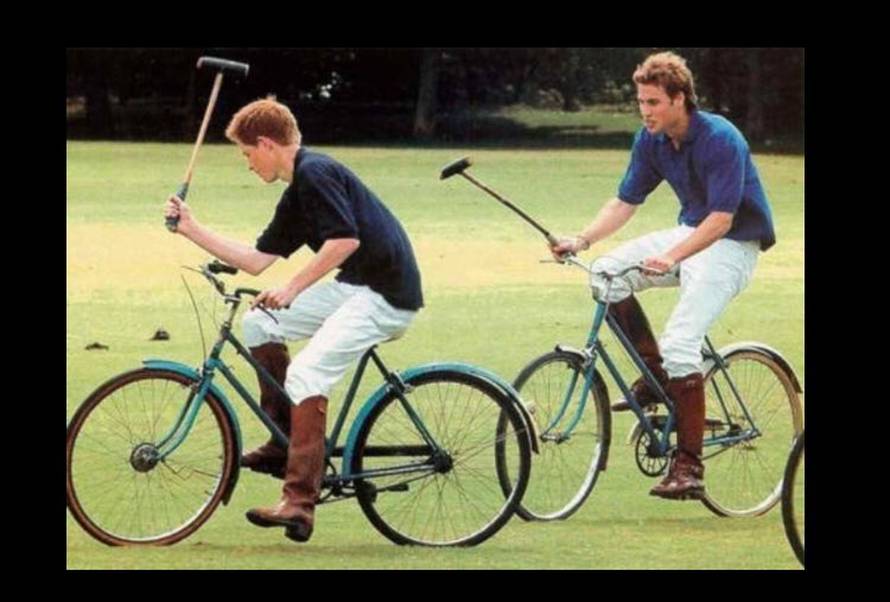 Harry: Nikad nisam imao prilike provozati se s tatom na biciklu; Fanovi: Lažeš, a evo i dokaza!
