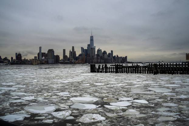 Major winter storm spreads across a large swath of the United States
