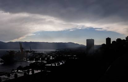 VIDEO Brod je zapeo kod Cresa, nastala je opća panika: 'Djeca su vrištala, brod se ljuljao...'