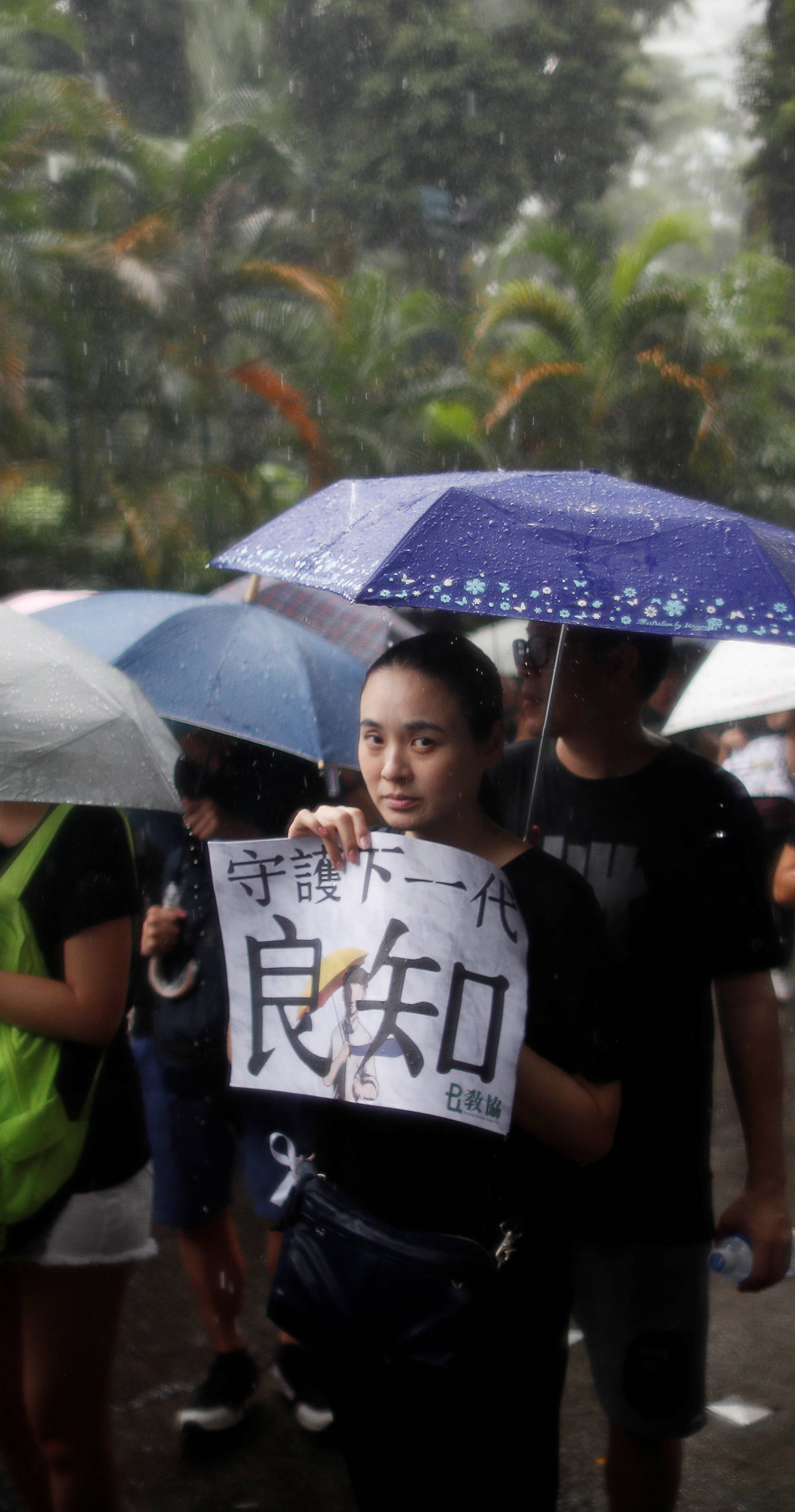 Nastavljaju se prosvjedi:  Tisuće  ljudi na ulicama Hong Konga