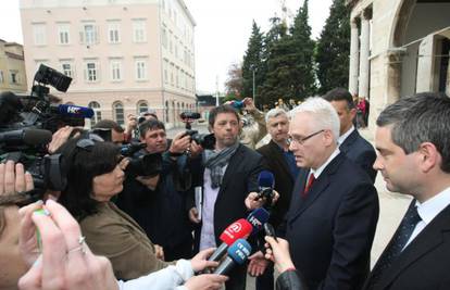 Josipović o odluci Vlade: I ja ću na svoju štednju dati  porez