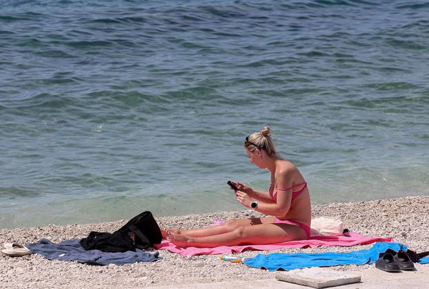 Split: Kupači na novoj plaži Žnjan