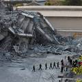 VIDEO Spasioci poku&scaron;avaju do ljudi zaglavljenih u ru&scaron;evinama u Bangkoku: 'Ima i mrtvih...'