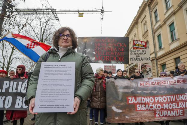 Zagreb: Prosvjed protiv kompleksa industrijskih megafarmi i klaonica peradi u Sisačko-moslavačkoj županiji