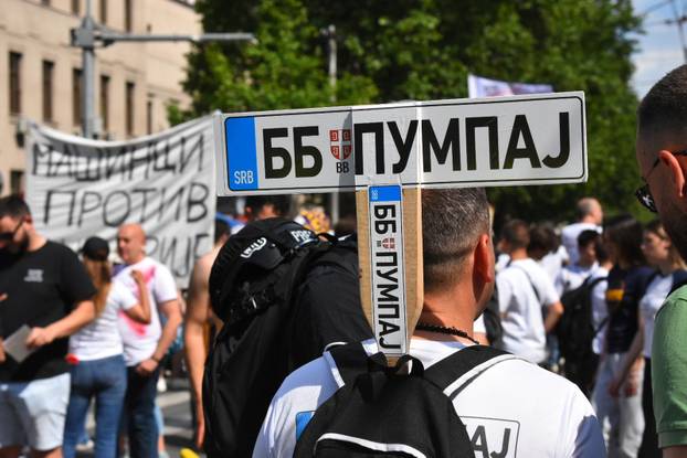 Beograd: Studenti u blokadi pozvali su na skup na Slaviji, a jedno od okupljališta građana je i kod Pravnog fakulteta