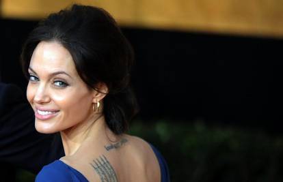 Angelina  Jolie bi najradije živjela u izoliranom svijetu