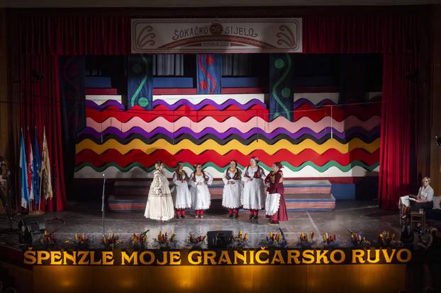 Županja: U sklopu 59. Šokačkog sijela održana Revija narodnih nošnji zlatara