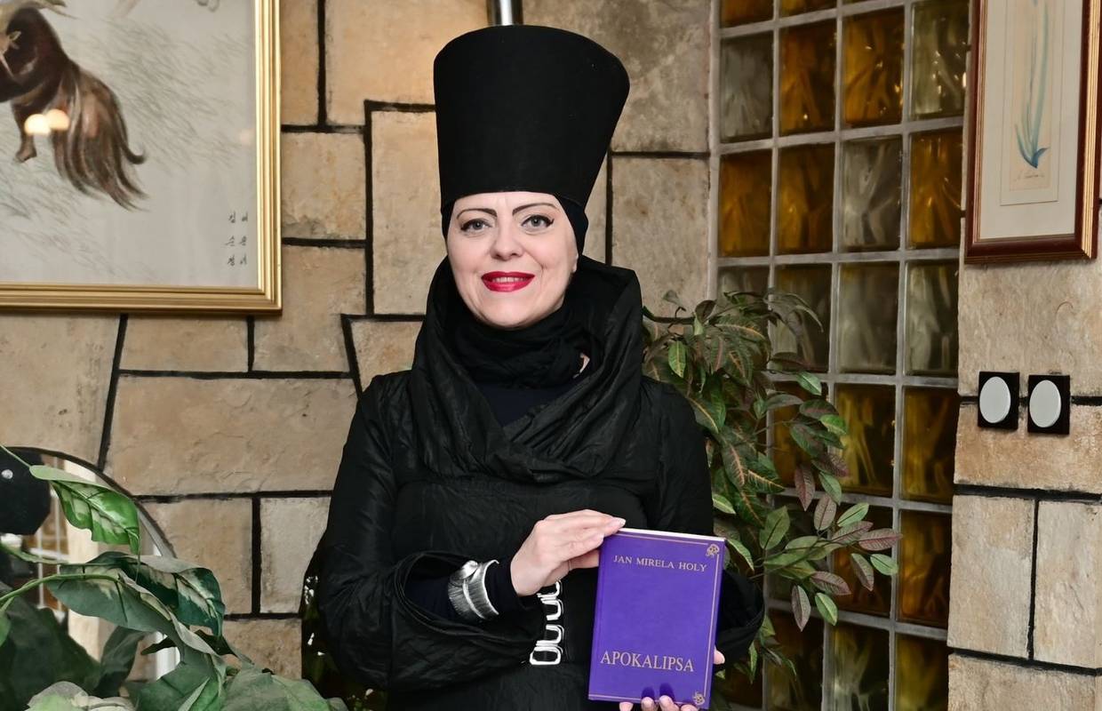 Mirela Holy objavila fotku u neobičnom izdanju: 'Izgledate kao pravoslavni pop bez brade'