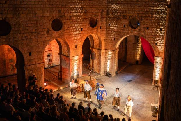Dubrovnik: Otvoren 12. Midsummer Scene Festival premijerom predstave "Jedan za sve"