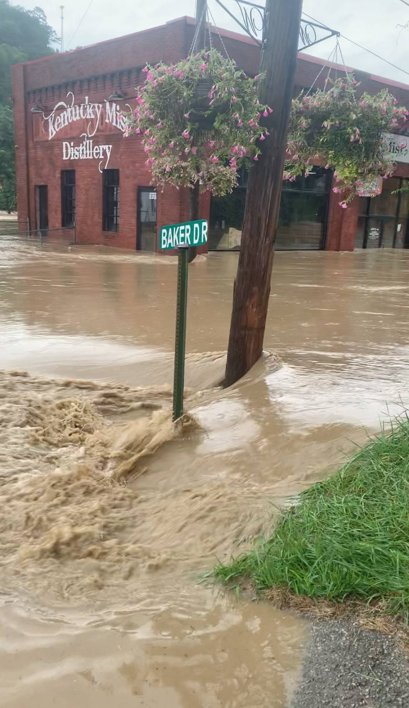 Flooding hits eastern Kentucky