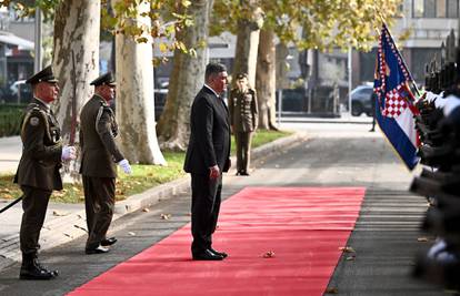 FOTO S crvenog tepiha micali list po list, Milanovića čuvali specijalci s antidron puškama