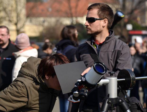 Zagreb: Astronomska udruga Beskraj organizira promatranje pomr?ine Sunca