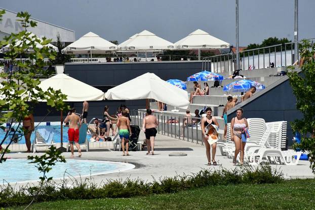 Slavonski Brod: Gradski bazeni na Vijušu pravo su ozvježenje od nepodnošljivih ljetnih vrućina