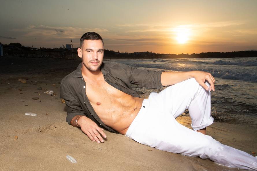 Savršeni Karlo i Petar tražit će ljubav među ove 24 djevojke