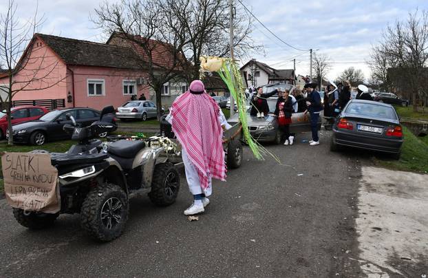Donja Bebrina: Urnebesni pokladni utorak u Donjoj Bebrini