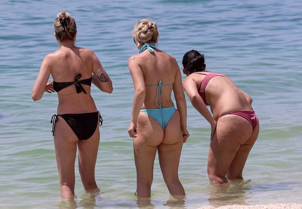 Split: Kupači na novoj plaži Žnjan