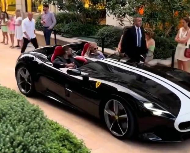 FOTO Mijenja ime na dresu, ali i aute, kao čarape! Pogledajte impresivnu Haalandovu garažu