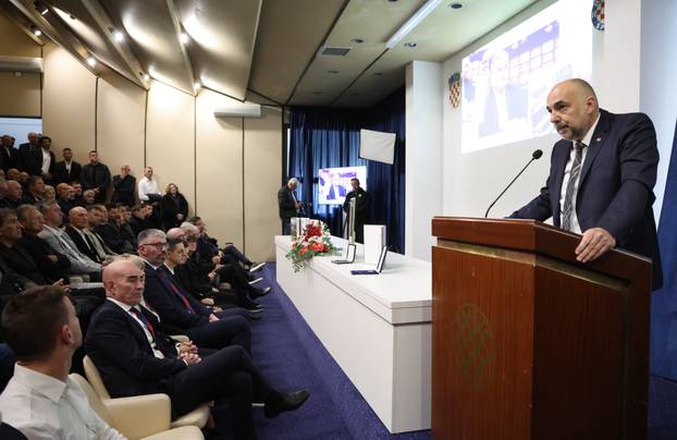 Split: Komemorcija za Juricu Gizdića, novinara i Hajdukovog kroničara