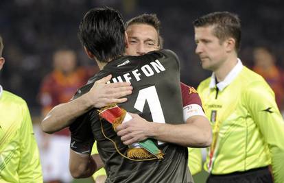 Leeds ima 'iskusni' plan: Totti i Buffon za plasman u prvu ligu