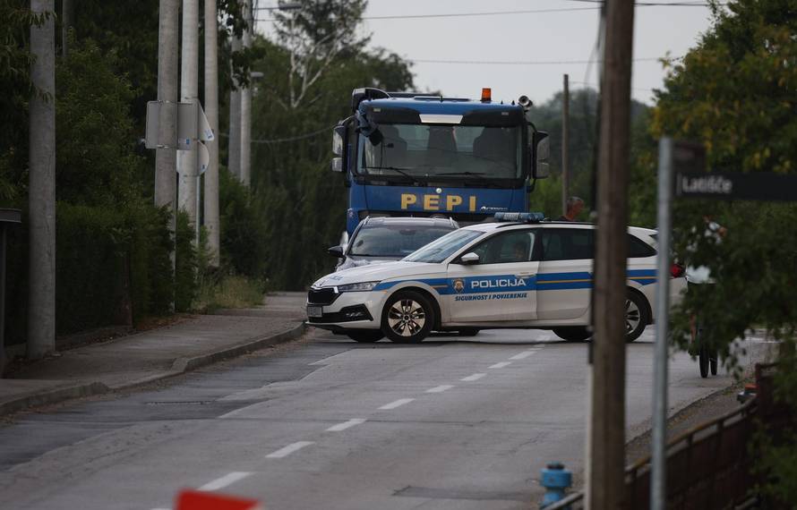 U mjestu Donji Dragonožec muškarac se zatvorio u kuću s puškom 