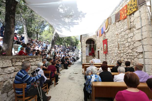 Tisno: Mnoštvo vjernika proslavilo svetkovinu Gospe od Karavaja