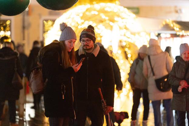 Osijek: Otvorenje Adventa uz koncert Danijele Martinović