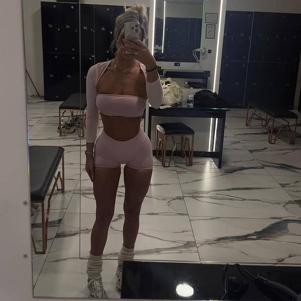 FOTO Kakve fotke! Pogledajte zavidnu liniju Lare - naše domaće fitness influencerice