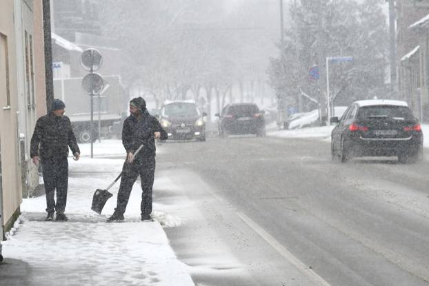 Prvi ovogodišnji snijeg u Bjelovaru