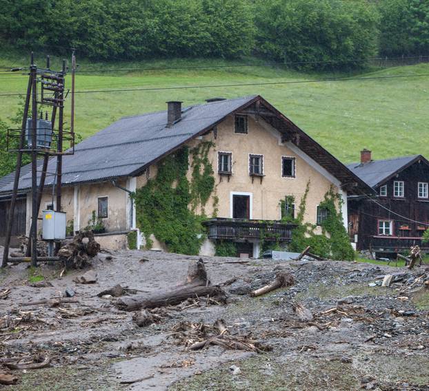 AUT, Pinzgau starke Regenfaelle