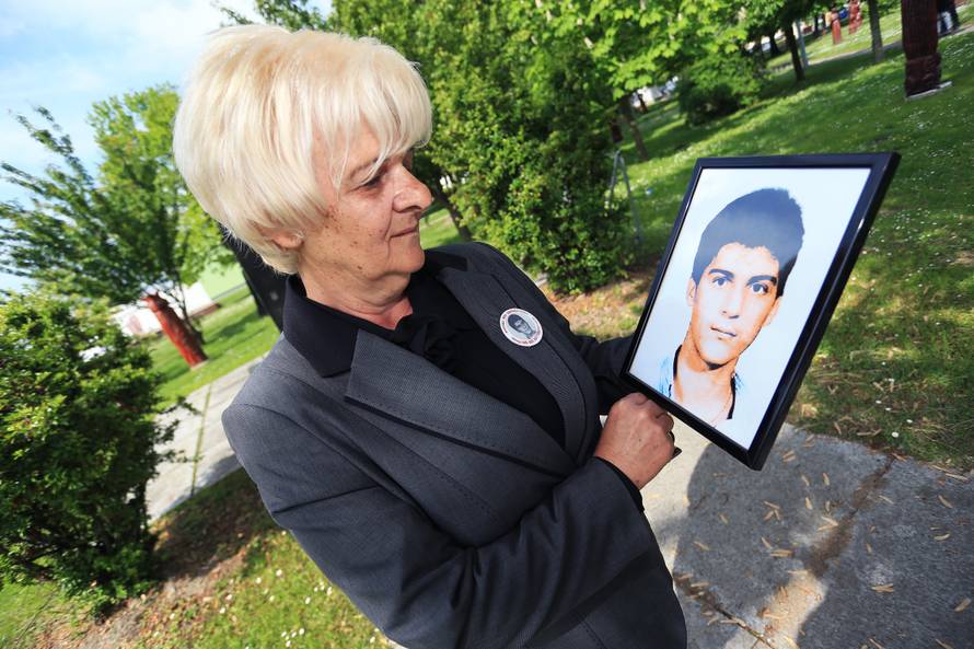 Damira (19) je ranio hitac iz snajpera i više se nije vratio