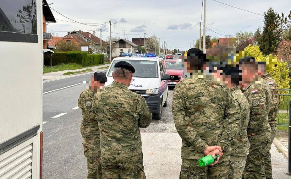 Autobus s hrvatskim vojnicima sudario se s autom u Koprivnici