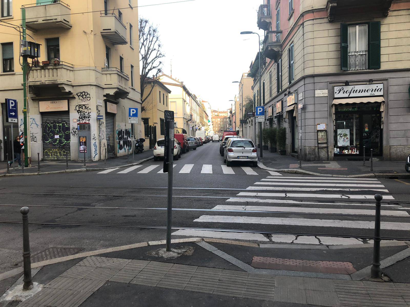Laura (27) nam je  snimila ulice Milana: Talijani su preopušteni