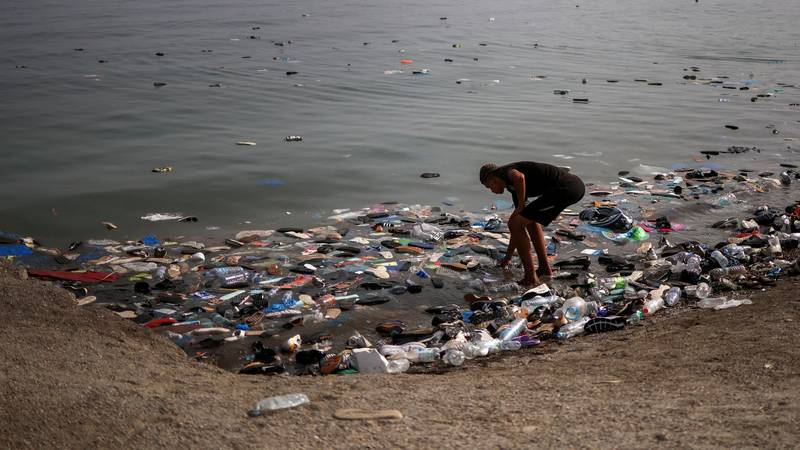 FOTO Migrantska kriza u Ceuti: Izmoreni leže po plažama, iza sebe ostavili gomile smeća