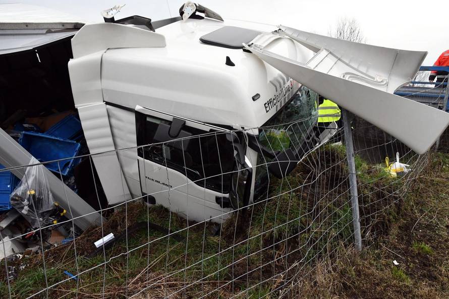 Prometna nesreća na autocesti A3 u blizini Lužana.