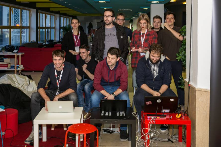 20 sati kodiranja i AI bitke: Studenti u Zagrebu razvijat će AI koji će se međusobno boriti