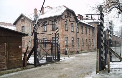 Čuvar iz Auschwitza preminuo je 7 dana prije početka suđenja