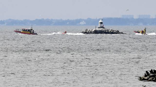 Three Swedish Sea Rescue Society units search for missing Swedish journalist Kim Wall at Lundakra Bay between Barseback and Landskrona