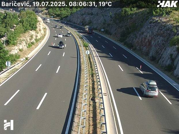 Pogledajte snimke s kamera: Gužve od jutra, na Lučkom čak 8 kilometara, na Trakošćanu 6 km