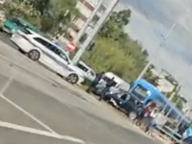 VIDEO Krš i lom u Zagrebu: Tri auta se sudarila. Stoje tramvaji na Držićevoj. Dvoje ozlijeđenih